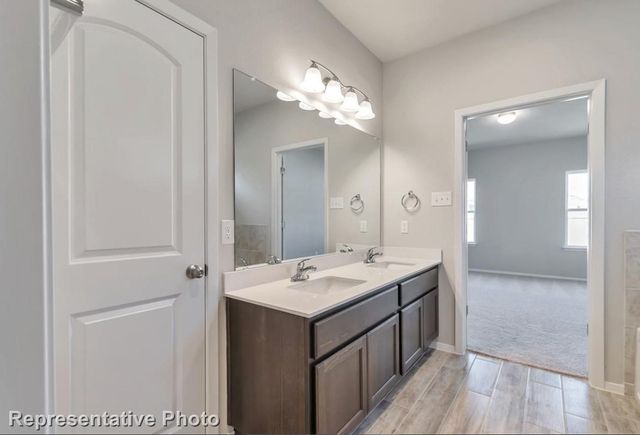 322 Legacy Point Drive, Sealy, TX 77474