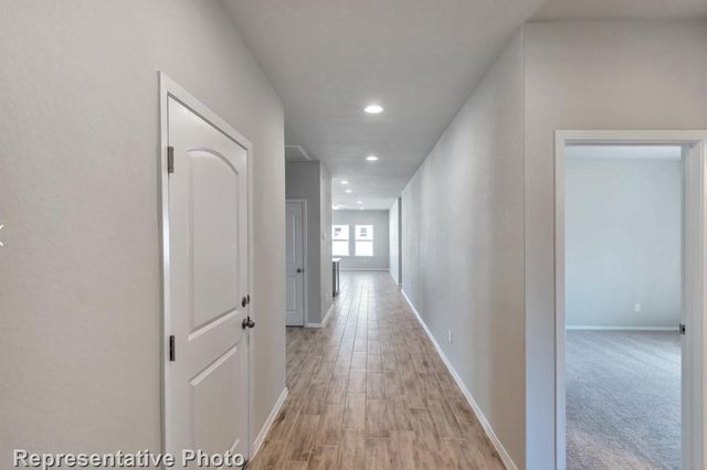 322 Legacy Point Drive, Sealy, TX 77474