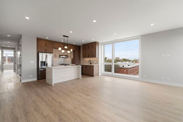 2351 W Flournoy Street 302, Chicago, IL 60612