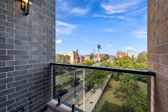 2351 W Flournoy Street 302, Chicago, IL 60612