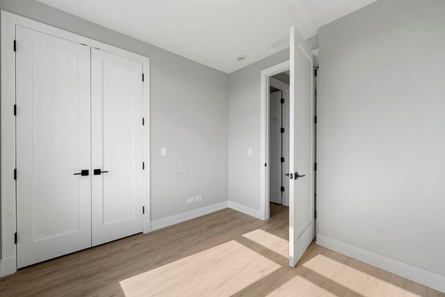 2351 W Flournoy Street 302, Chicago, IL 60612