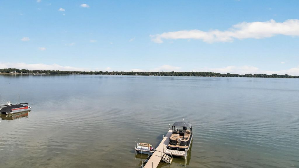 1055 N Shore Drive, Forest Lake, MN 55025 — exterior