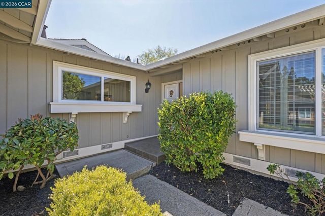 2137 Presidio Ct, Danville, CA 94526