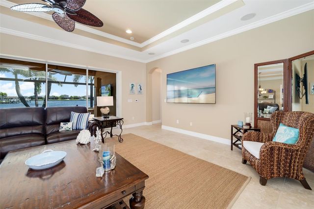 5216 LAKE OVERLOOK AVENUE, Bradenton, FL 34208