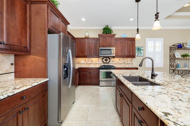 5216 LAKE OVERLOOK AVENUE, Bradenton, FL 34208