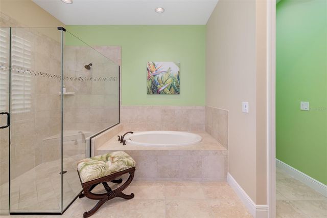 5216 LAKE OVERLOOK AVENUE, Bradenton, FL 34208