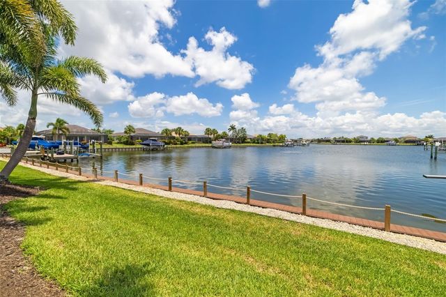 5216 LAKE OVERLOOK AVENUE, Bradenton, FL 34208