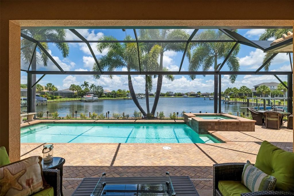 5216 LAKE OVERLOOK AVENUE, Bradenton, FL 34208