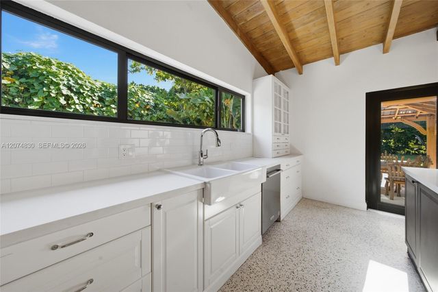 12025 NE 5th Avenue 12025, Biscayne Park, FL 33161
