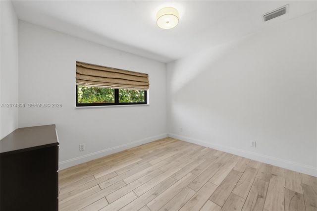 12025 NE 5th Avenue 12025, Biscayne Park, FL 33161