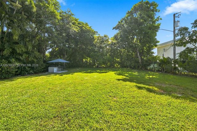 12025 NE 5th Avenue 12025, Biscayne Park, FL 33161