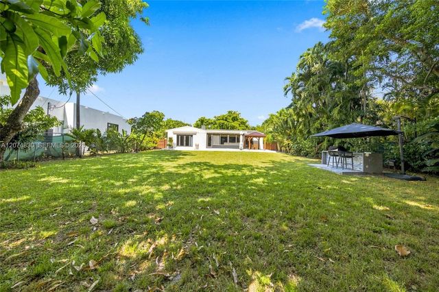 12025 NE 5th Avenue 12025, Biscayne Park, FL 33161