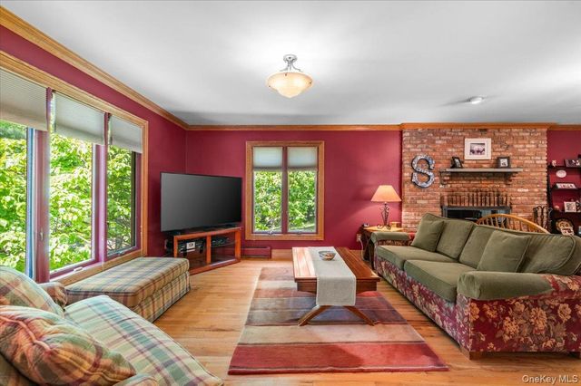 20 Aberdeen Drive, West Nyack, NY 10994