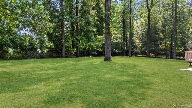 20 Aberdeen Drive, West Nyack, NY 10994