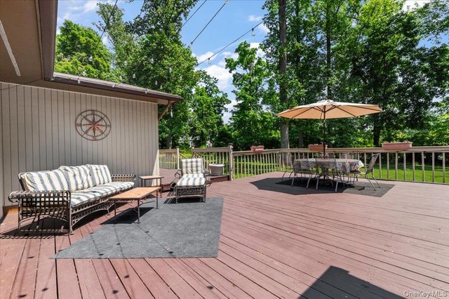 20 Aberdeen Drive, West Nyack, NY 10994