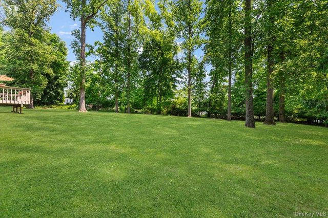 20 Aberdeen Drive, West Nyack, NY 10994