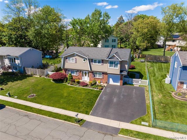 18 Valley Drive, Nanuet, NY 10954