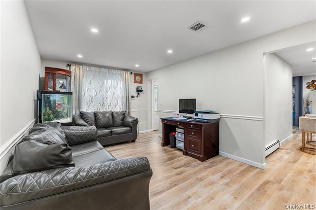 18 Valley Drive, Nanuet, NY 10954