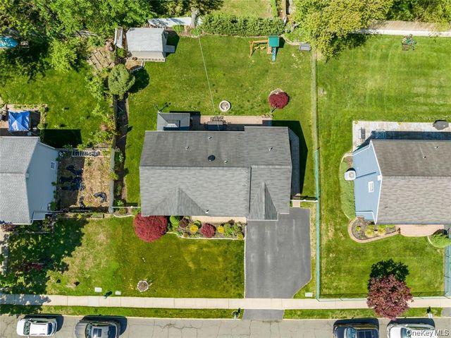 18 Valley Drive, Nanuet, NY 10954