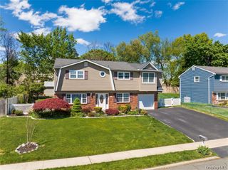 18 Valley Drive, Nanuet, NY 10954