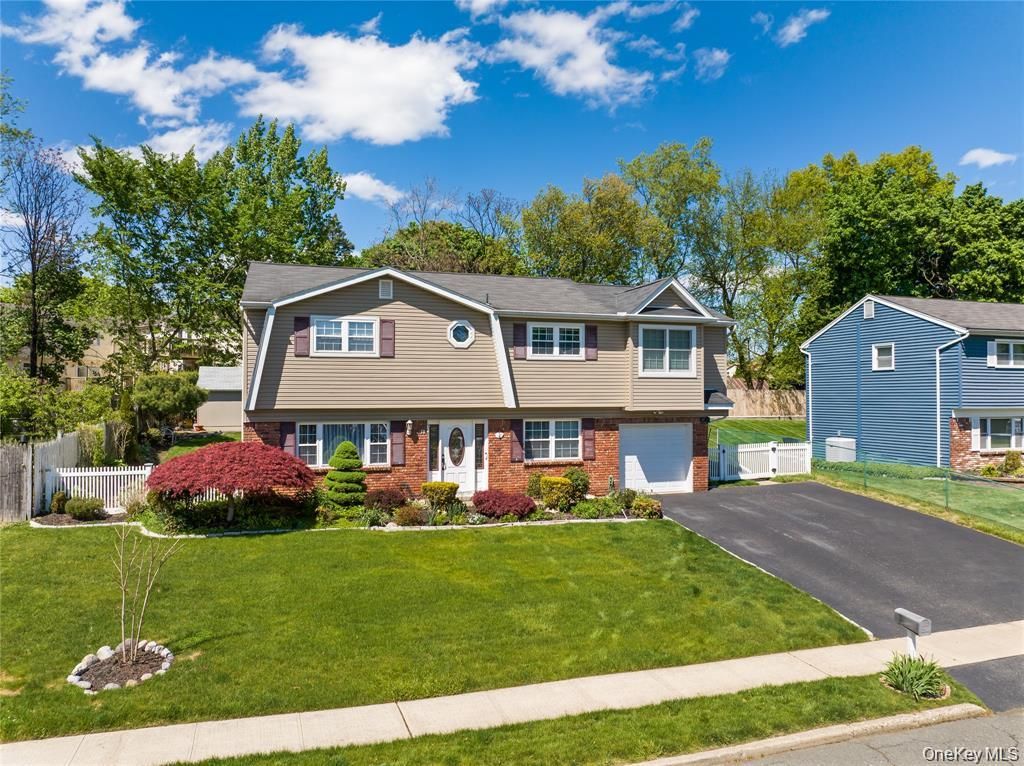 18 Valley Drive, Nanuet, NY 10954