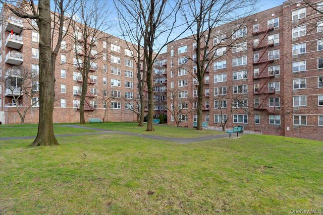 333 Bronx River Road 602, Yonkers, NY 10704