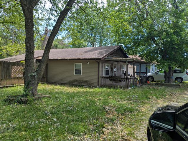 906 N Homewood Avenue, Springfield, MO 65803