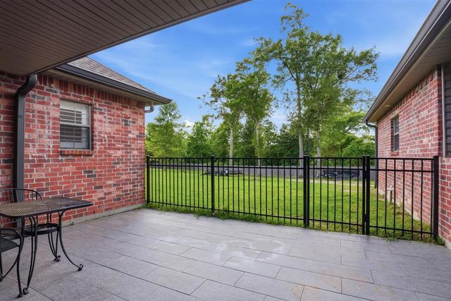 1543 Holly Run Drive, Lake Charles, LA 70611