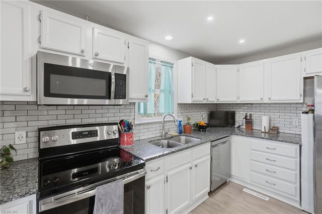 209 Deal DR, Portsmouth, VA 23701