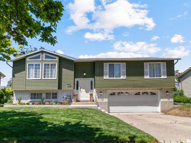 877 N STARCREST DR, Salt Lake City, UT 84116
