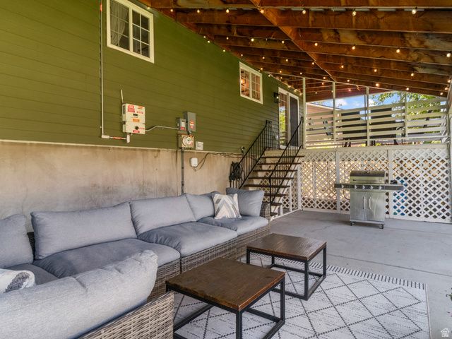 877 N STARCREST DR, Salt Lake City, UT 84116