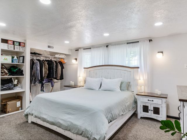 877 N STARCREST DR, Salt Lake City, UT 84116