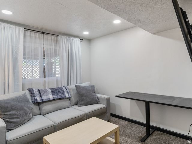 877 N STARCREST DR, Salt Lake City, UT 84116