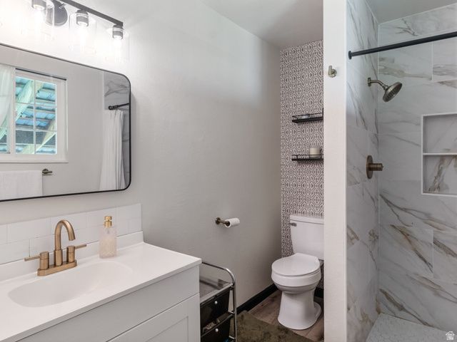 877 N STARCREST DR, Salt Lake City, UT 84116