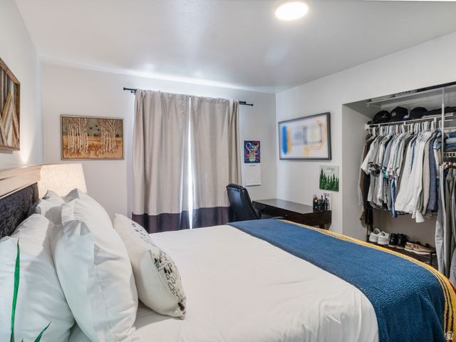 877 N STARCREST DR, Salt Lake City, UT 84116