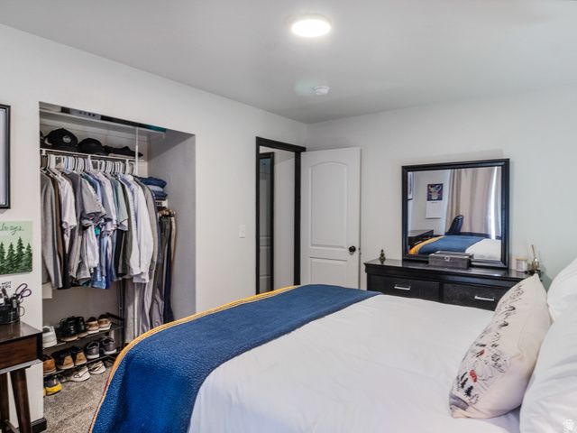 877 N STARCREST DR, Salt Lake City, UT 84116