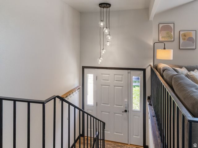 877 N STARCREST DR, Salt Lake City, UT 84116