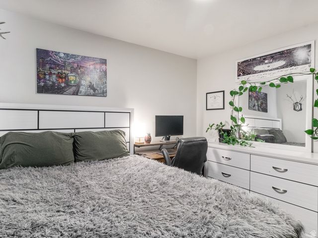 877 N STARCREST DR, Salt Lake City, UT 84116
