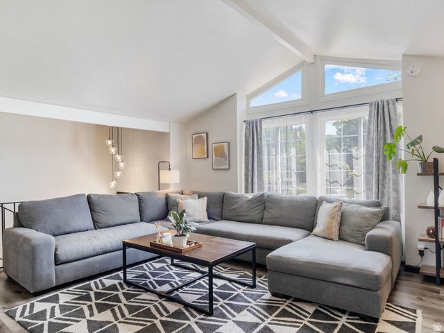 877 N STARCREST DR, Salt Lake City, UT 84116