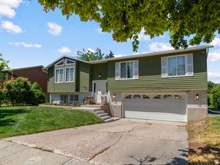 877 N STARCREST DR, Salt Lake City, UT 84116