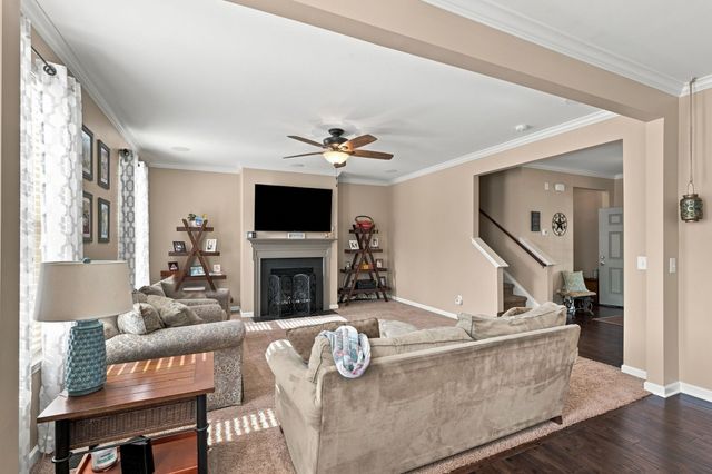 719 Crestmark Dr, Mount Juliet, TN 37122