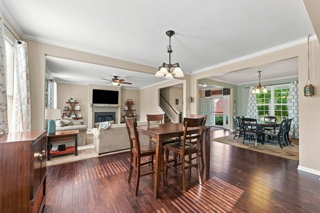 719 Crestmark Dr, Mount Juliet, TN 37122