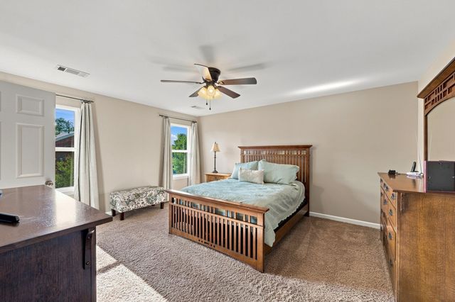 719 Crestmark Dr, Mount Juliet, TN 37122