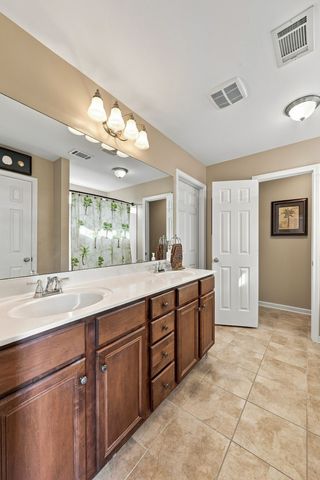 719 Crestmark Dr, Mount Juliet, TN 37122