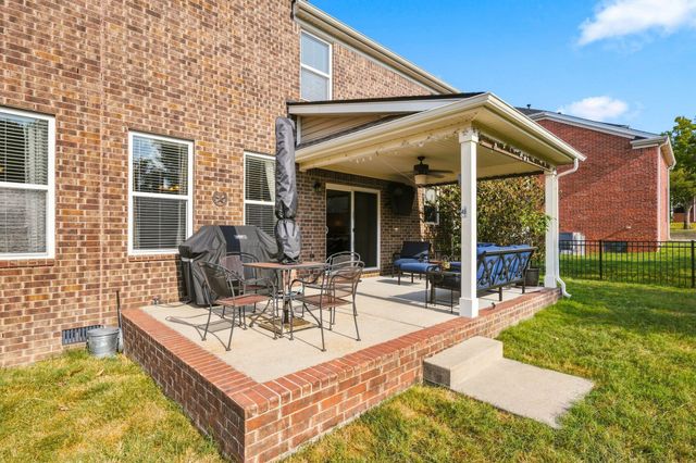 719 Crestmark Dr, Mount Juliet, TN 37122