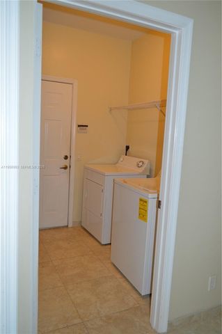 1591 Passion Vine Cir 10-2, Weston, FL 33326