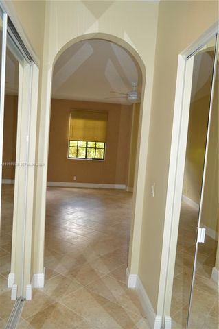 1591 Passion Vine Cir 10-2, Weston, FL 33326