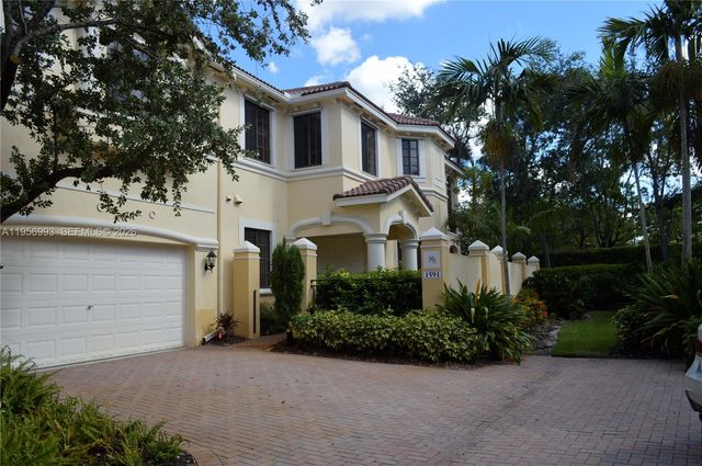 1591 Passion Vine Cir 10-2, Weston, FL 33326