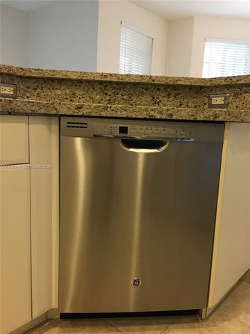 1591 Passion Vine Cir 10-2, Weston, FL 33326