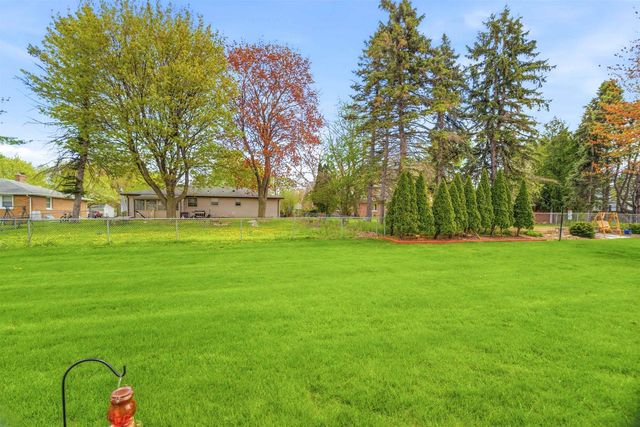 510 SILVER SPRING DRIVE, Green Bay, WI 54303